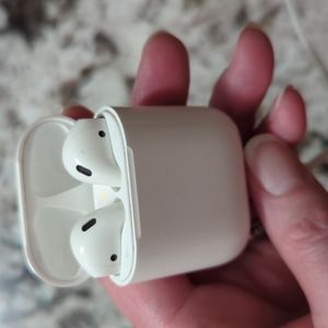 Used airpods//updated photos, no charger or box